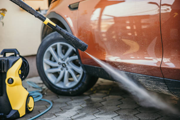 Best Commercial Pressure Washing  in Le Claire, IA