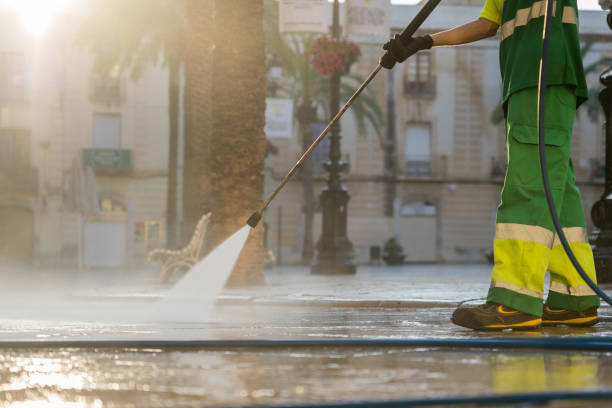 Best Affordable Pressure Washing  in Le Claire, IA