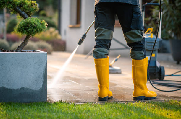 Best Residential Pressure Washing Services  in Le Claire, IA